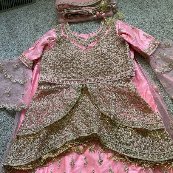 Pakistani Dress - Picture 1 of 4